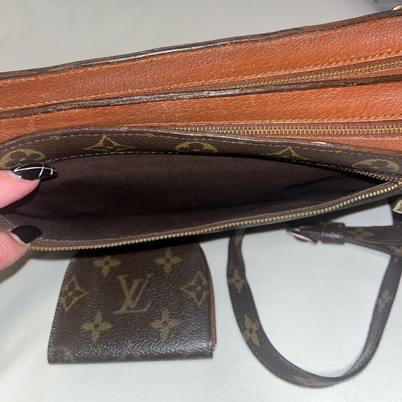 LOUIS VUITTON BUNDLE😍 VINTAGE ENGHIEN MONOGRAM CROSSBODY BAG & COIN PURSE - Picture 11 of 16